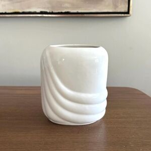 Vintage 1980’s White Ceramic Vase • Small Size • Flowers • Decor • Hollywood